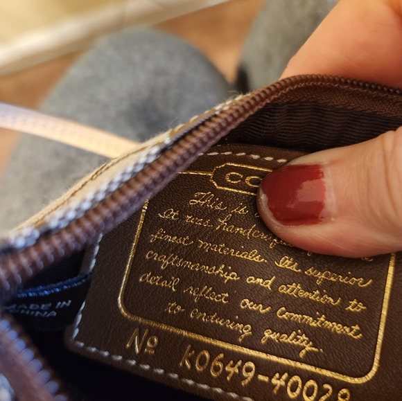 Coach Wristlet NWT COA - Picture 5 of 6